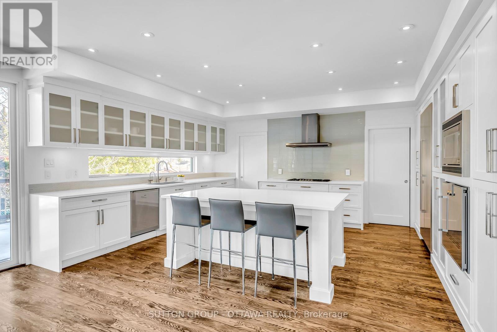 












333 SUMMIT AVENUE W

,
Ottawa,




Ontario
K1H5Z7

