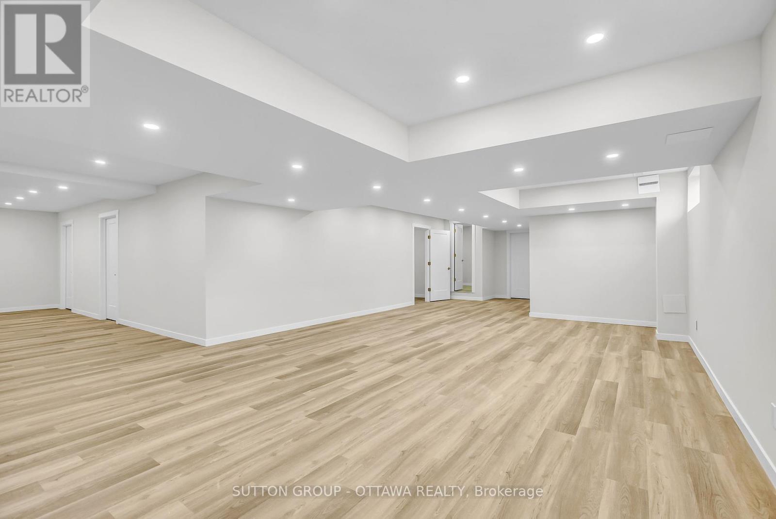 












333 SUMMIT AVENUE W

,
Ottawa,




Ontario
K1H5Z7

