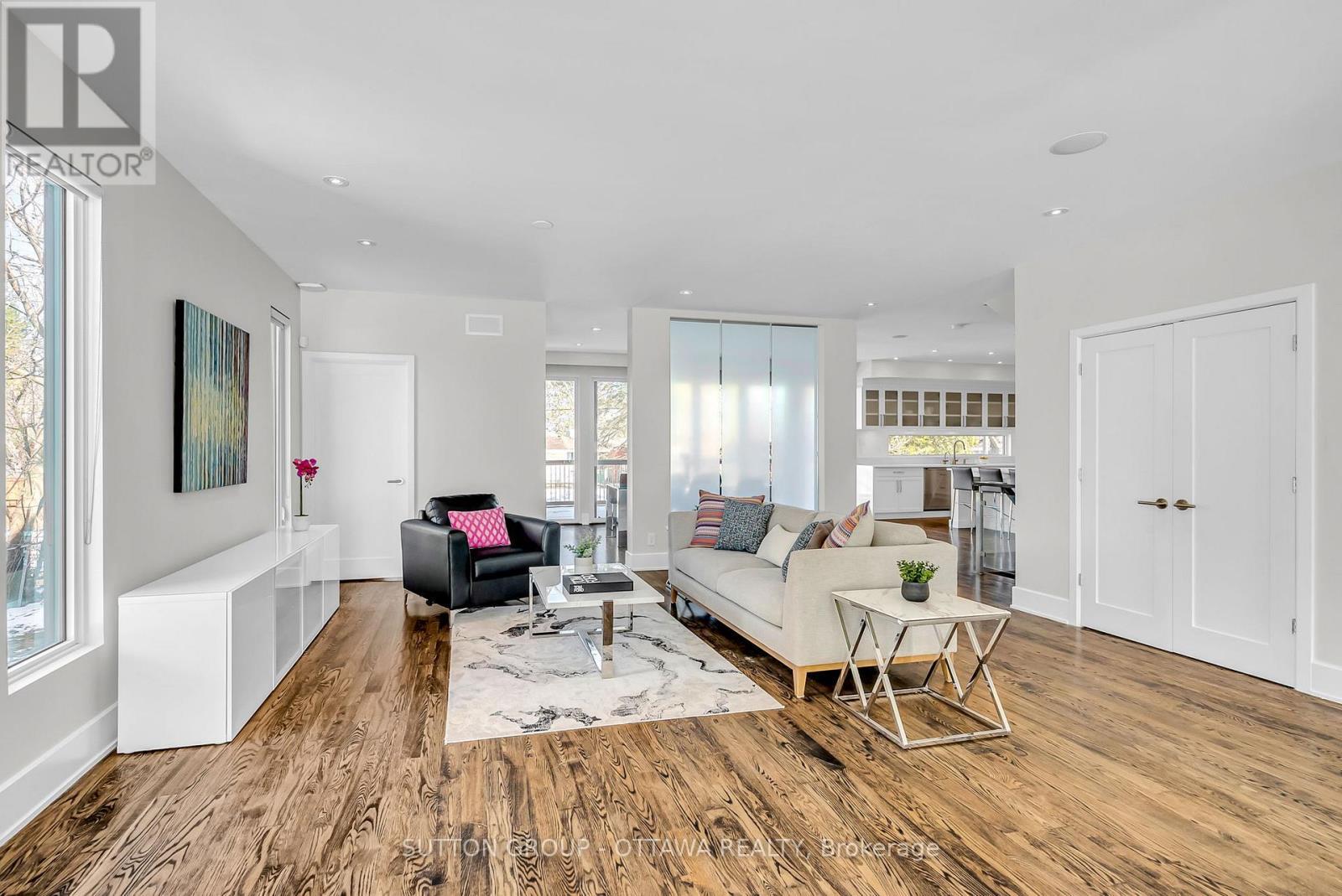 












333 SUMMIT AVENUE W

,
Ottawa,




Ontario
K1H5Z7


