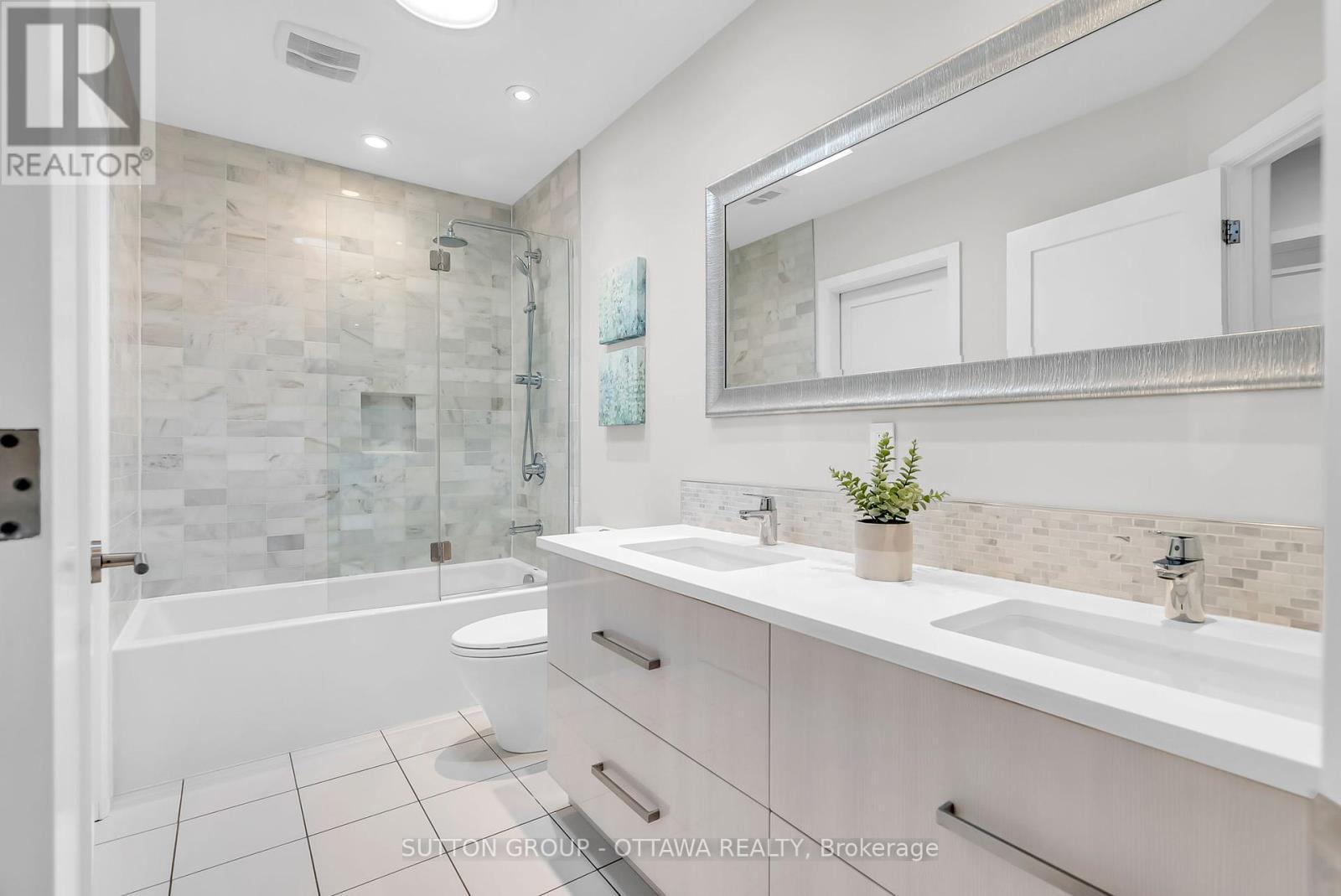 












333 SUMMIT AVENUE W

,
Ottawa,




Ontario
K1H5Z7

