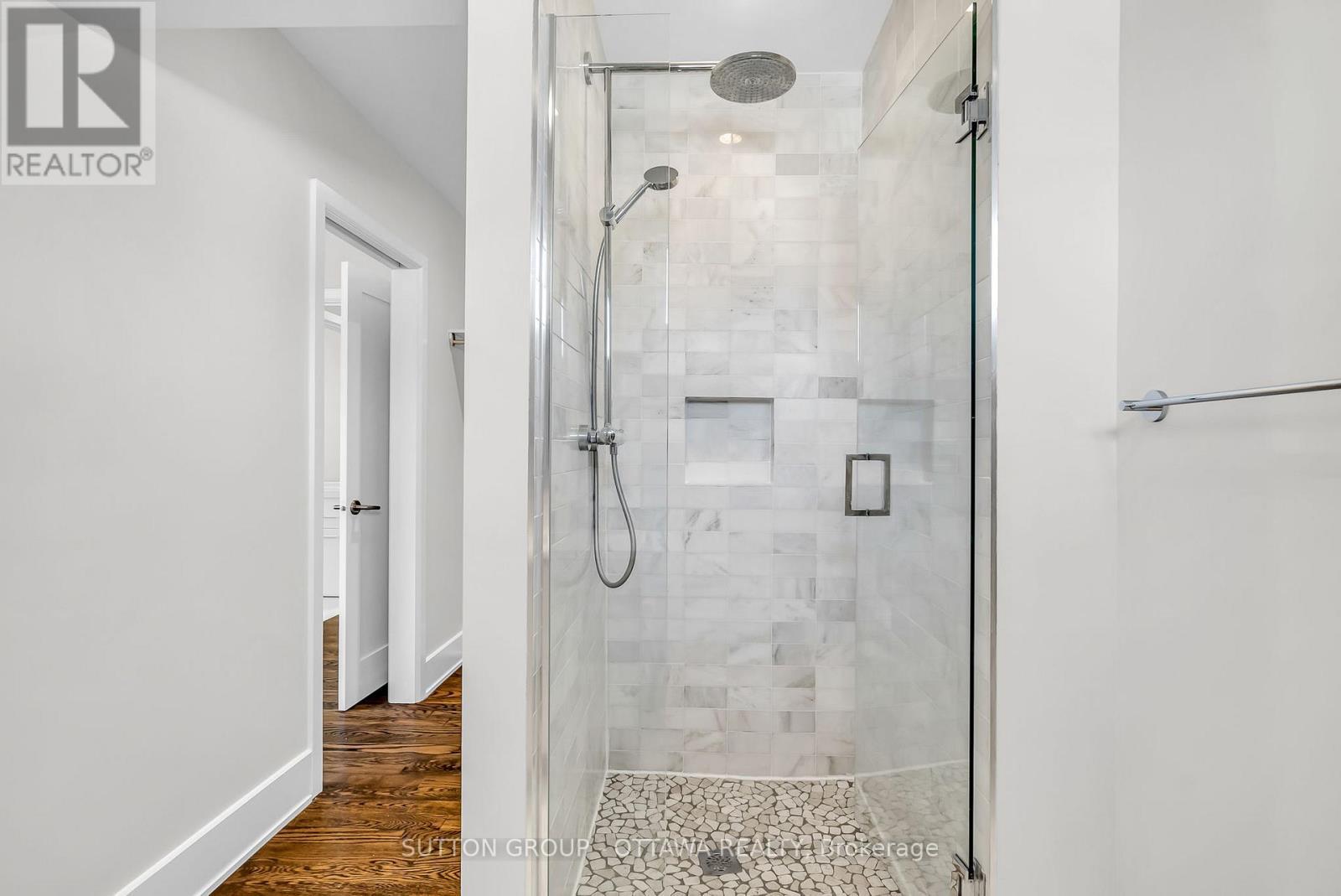 












333 SUMMIT AVENUE W

,
Ottawa,




Ontario
K1H5Z7

