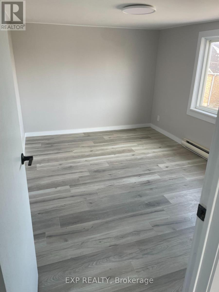 












460 REGENT STREET

,
Hawkesbury,




Ontario
K6A1G3

