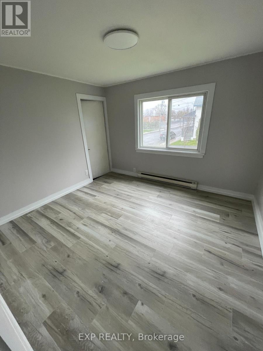 












460 REGENT STREET

,
Hawkesbury,




Ontario
K6A1G3

