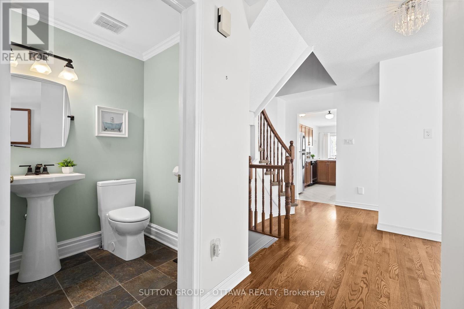 












45 REDPATH DRIVE

,
Ottawa,




Ontario
K2G6E4

