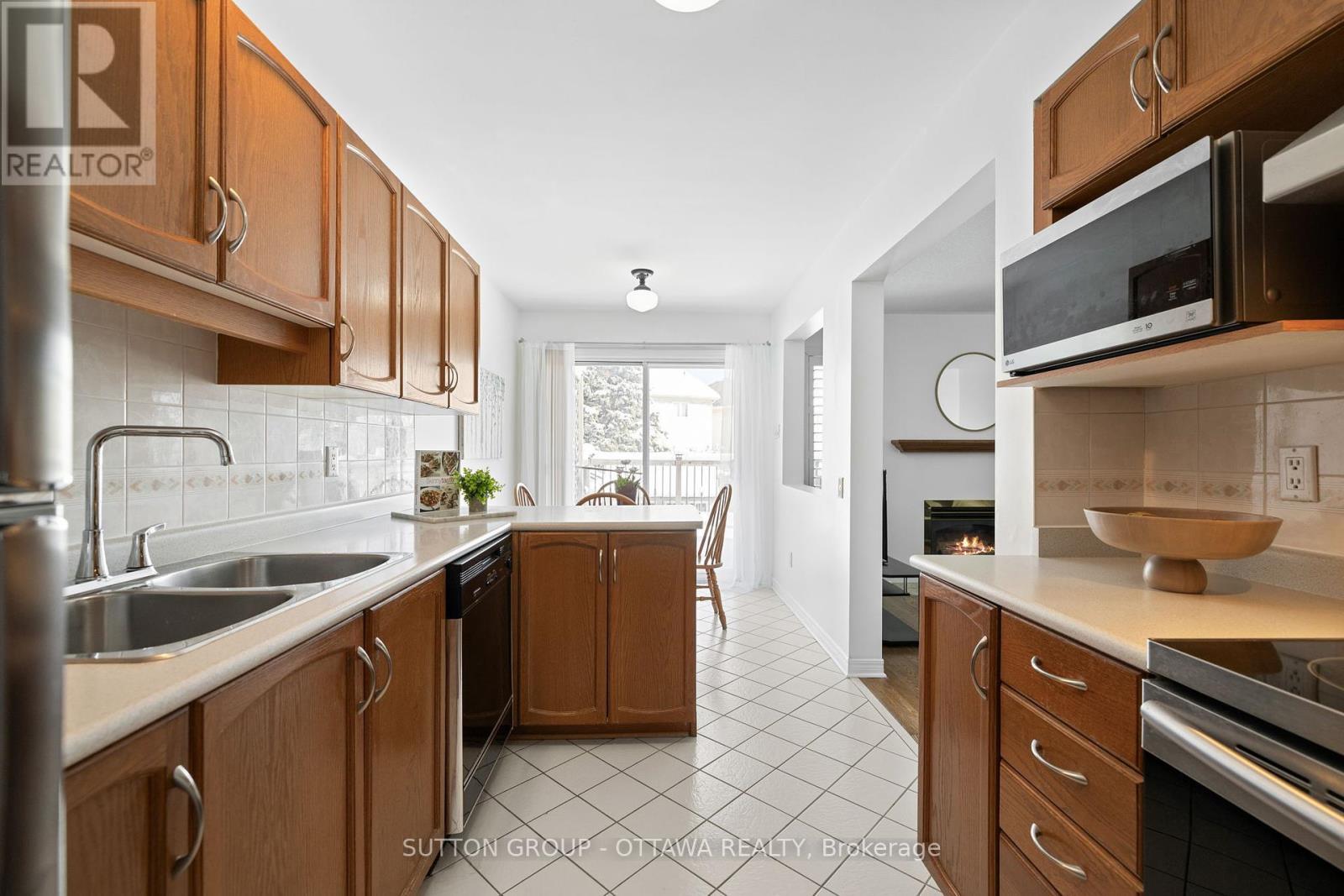 












45 REDPATH DRIVE

,
Ottawa,




Ontario
K2G6E4

