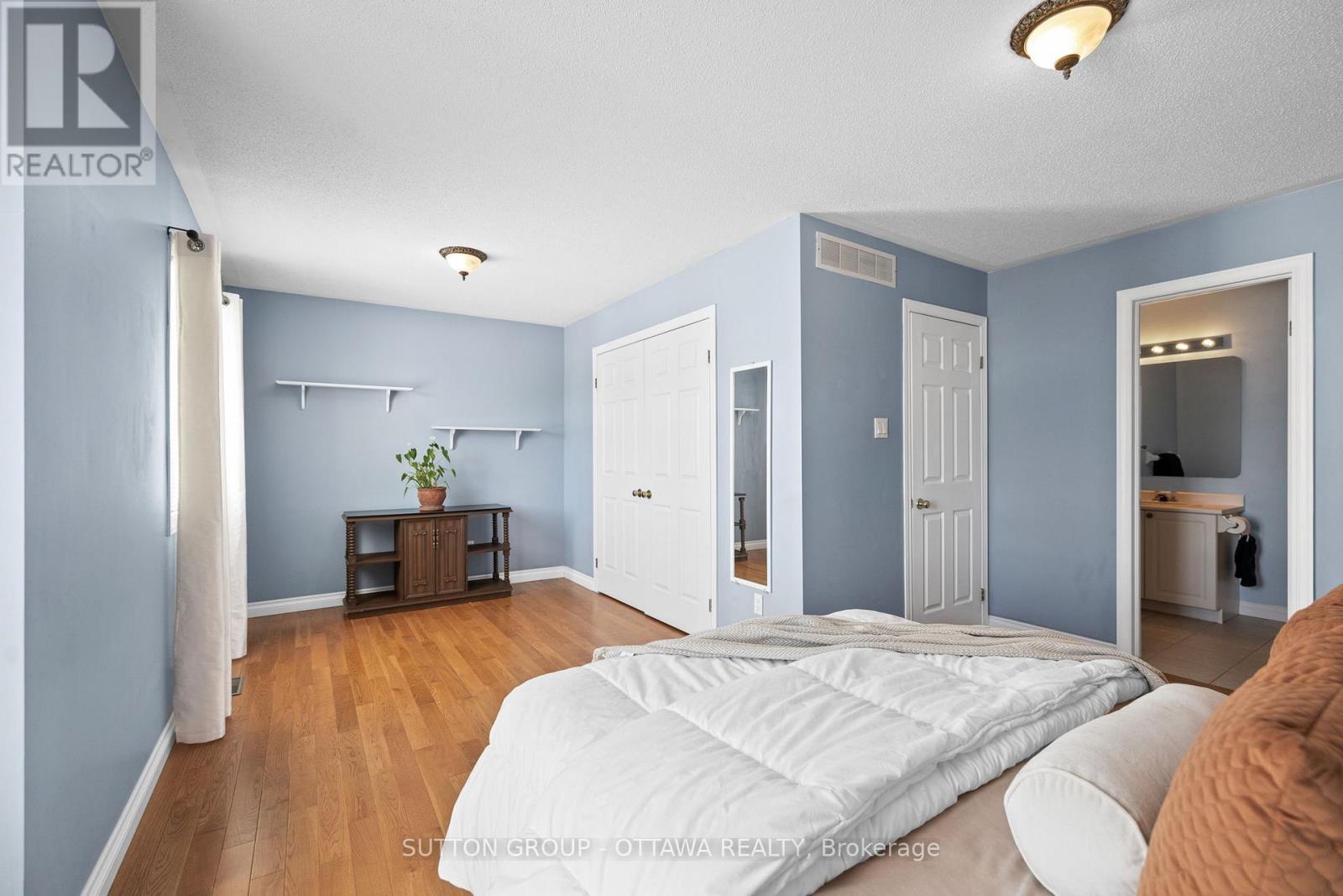 












45 REDPATH DRIVE

,
Ottawa,




Ontario
K2G6E4

