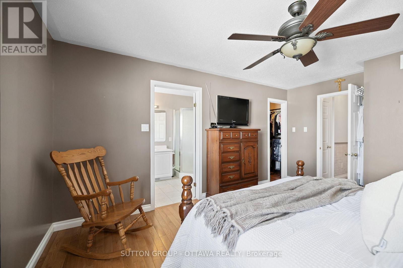 












45 REDPATH DRIVE

,
Ottawa,




Ontario
K2G6E4

