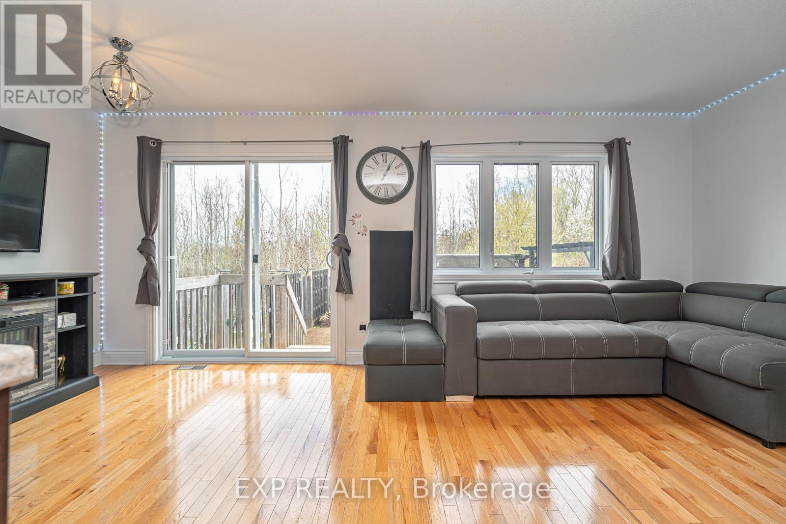 












2353 MARBLE CRESCENT

,
Clarence-Rockland,




Ontario
K4K0H1

