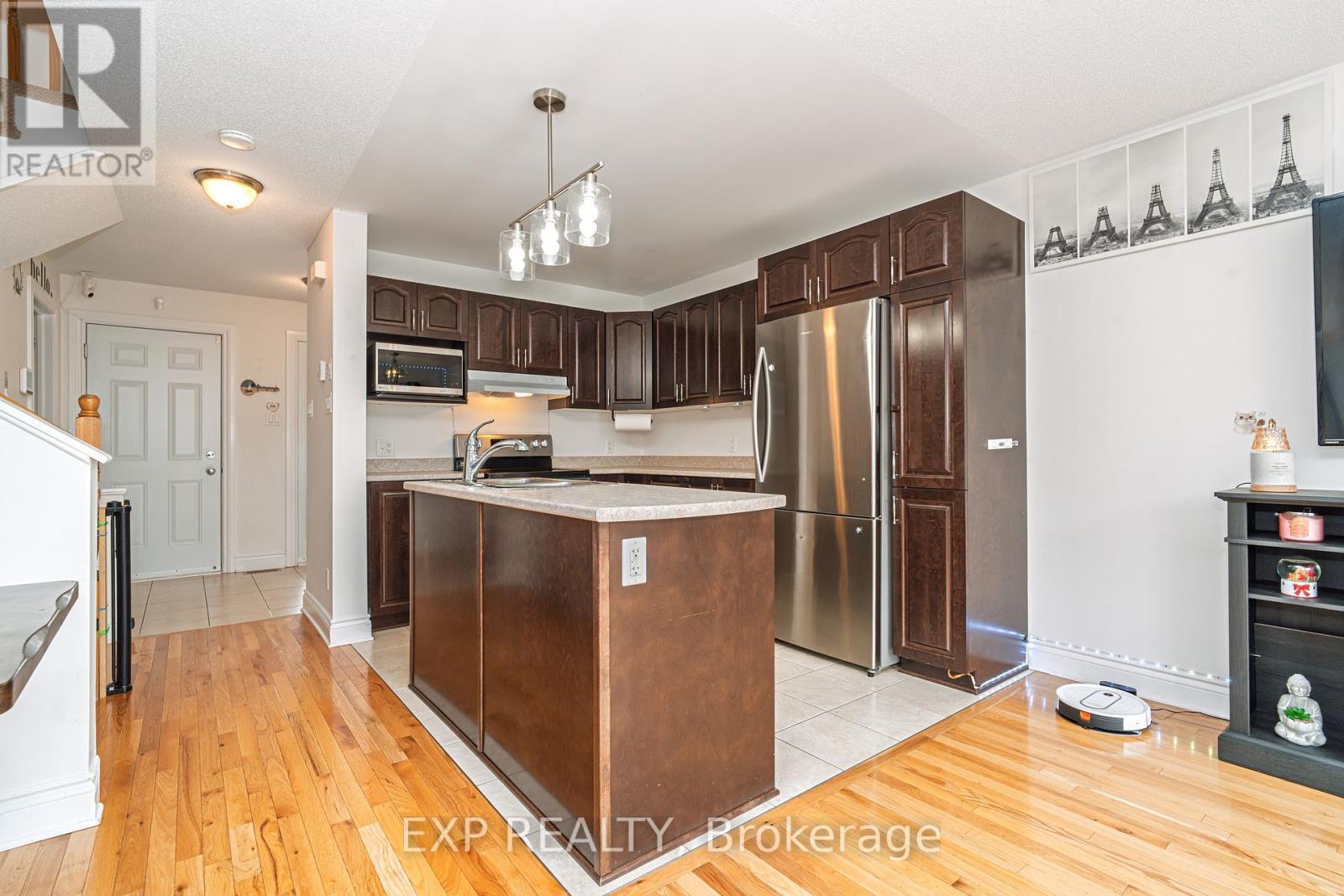 












2353 MARBLE CRESCENT

,
Clarence-Rockland,




Ontario
K4K0H1

