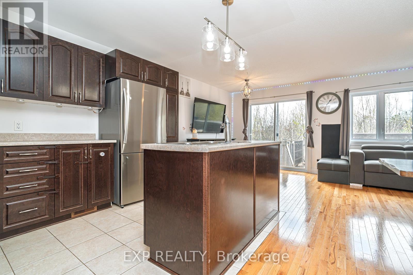 












2353 MARBLE CRESCENT

,
Clarence-Rockland,




Ontario
K4K0H1

