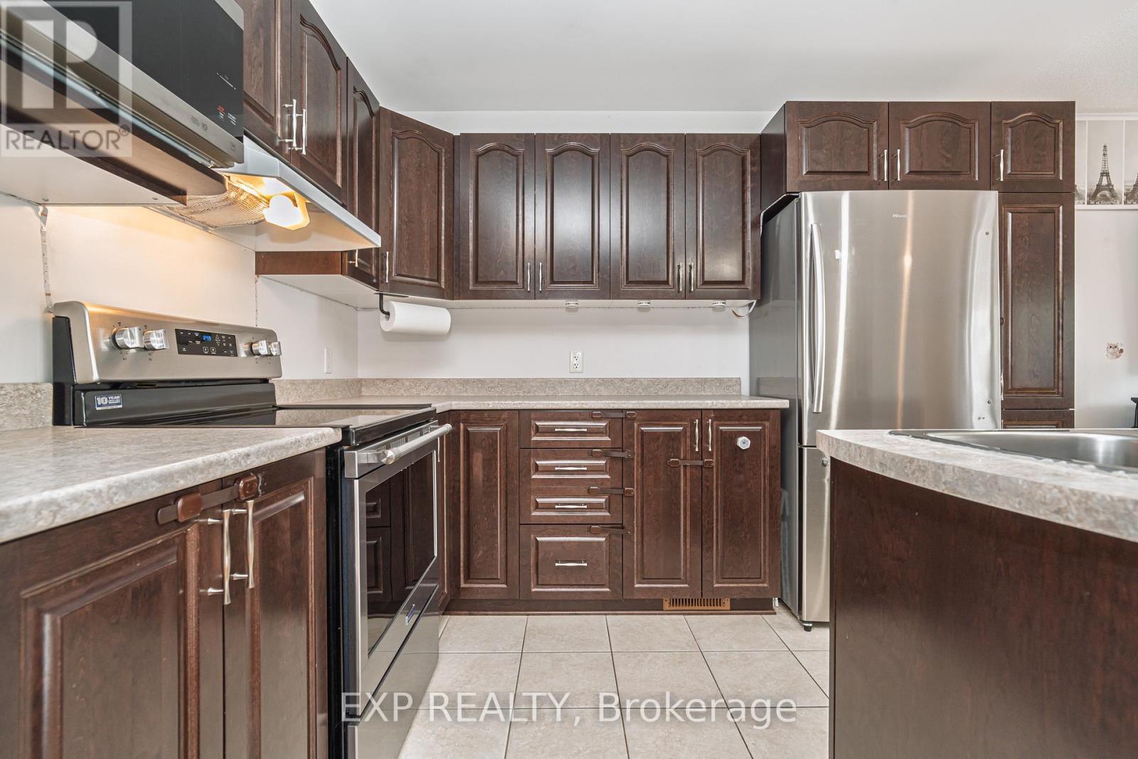 












2353 MARBLE CRESCENT

,
Clarence-Rockland,




Ontario
K4K0H1

