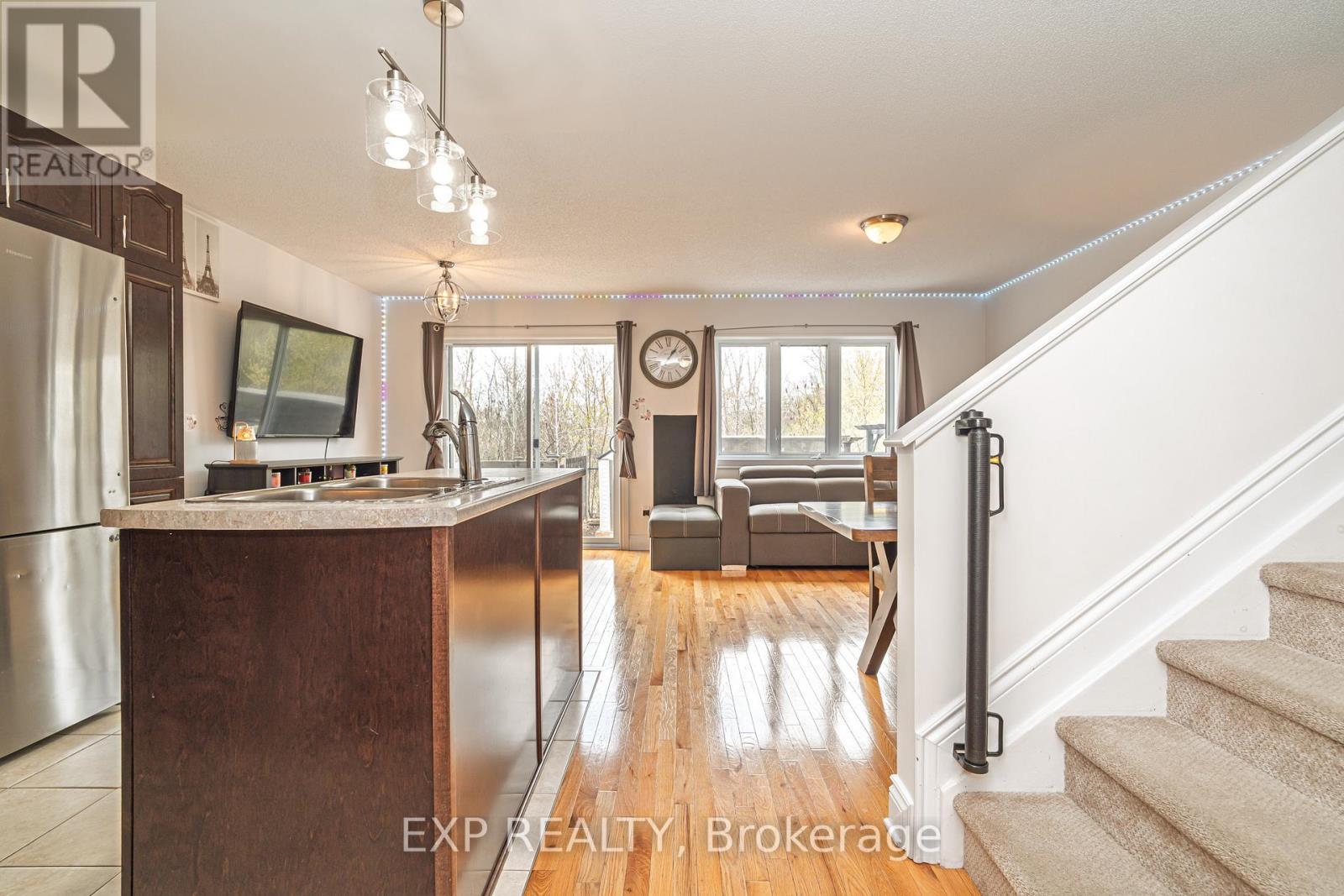 












2353 MARBLE CRESCENT

,
Clarence-Rockland,




Ontario
K4K0H1

