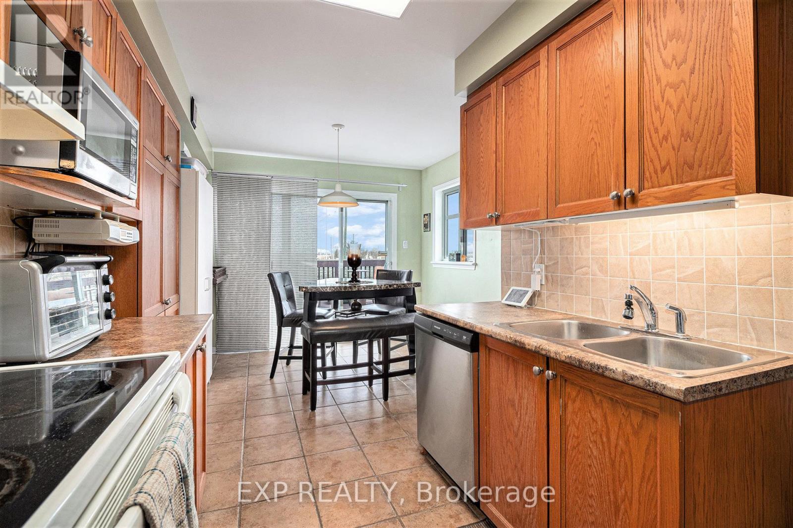 












258 TRAIL SIDE CIRCLE

,
Ottawa,




Ontario
K4A5B5

