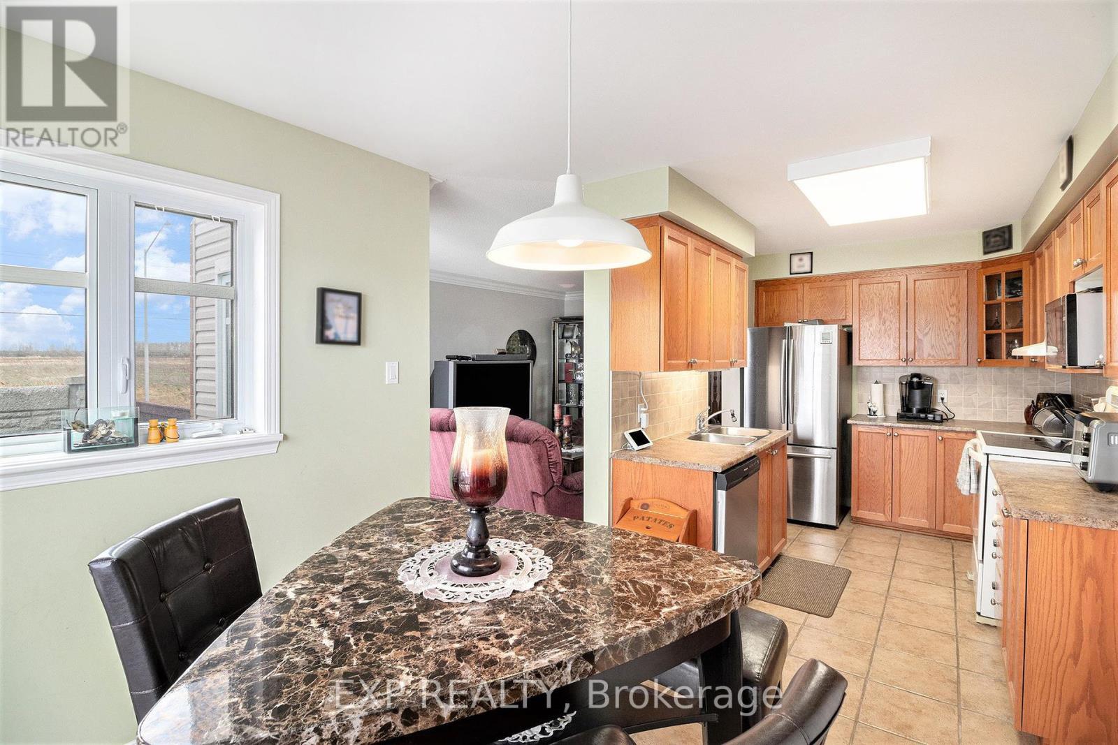 












258 TRAIL SIDE CIRCLE

,
Ottawa,




Ontario
K4A5B5

