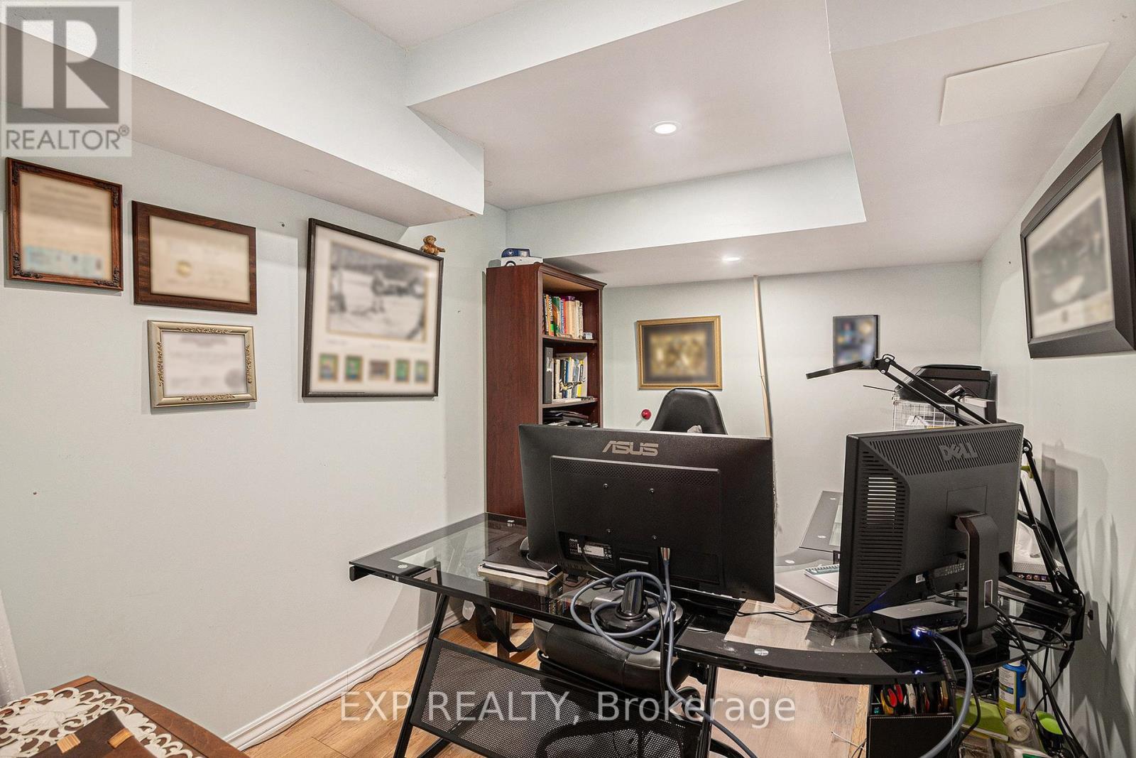 












258 TRAIL SIDE CIRCLE

,
Ottawa,




Ontario
K4A5B5

