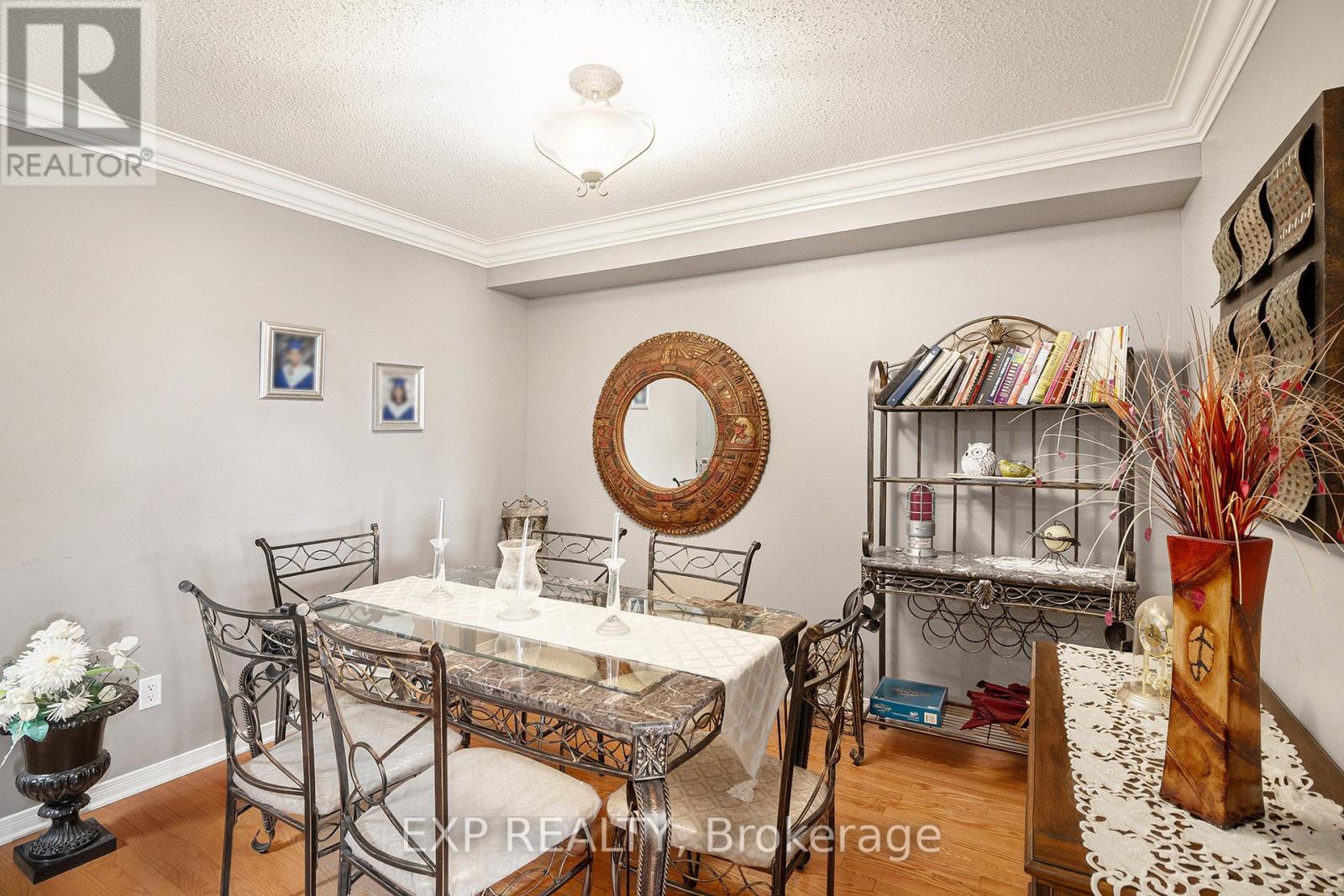 












258 TRAIL SIDE CIRCLE

,
Ottawa,




Ontario
K4A5B5

