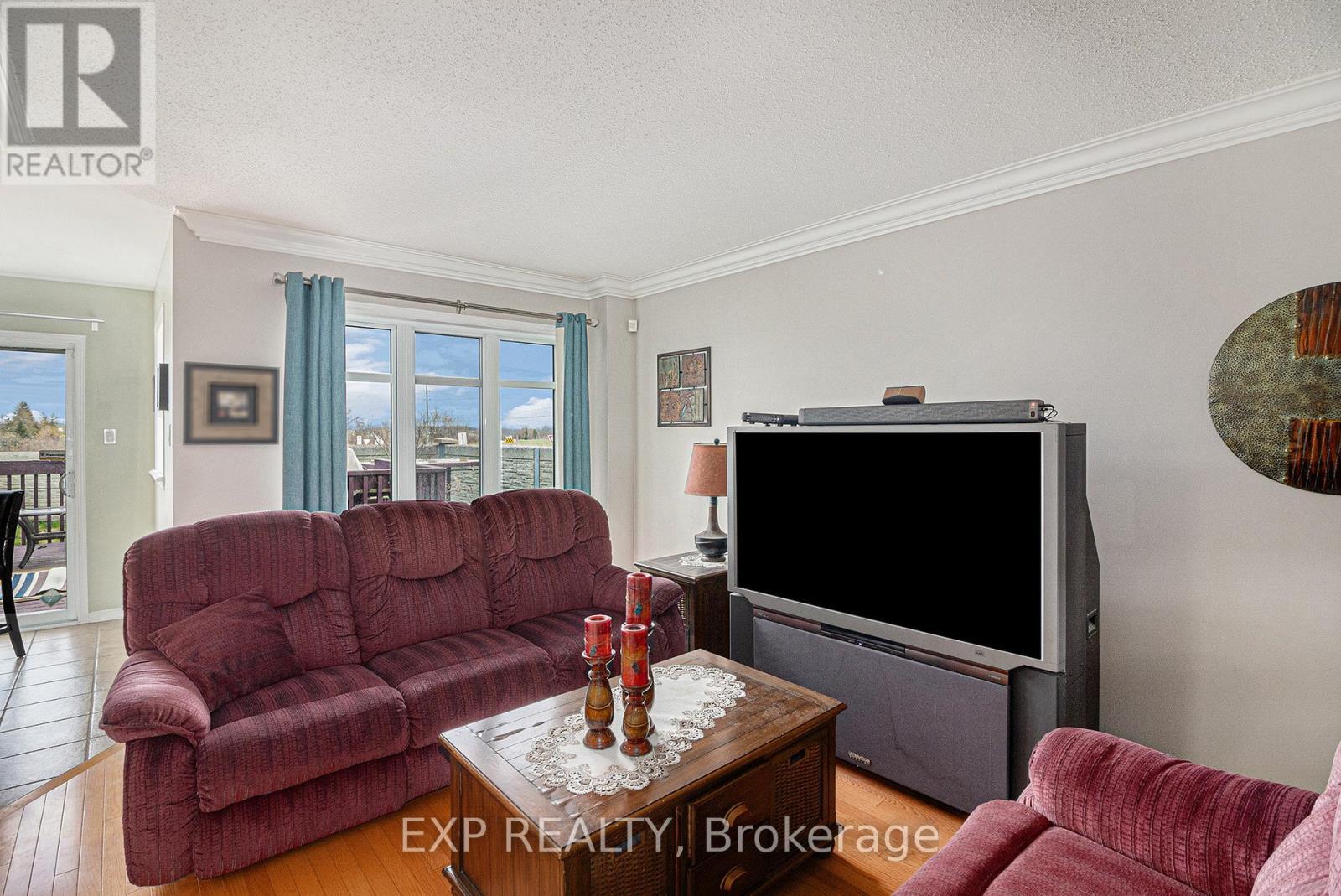 












258 TRAIL SIDE CIRCLE

,
Ottawa,




Ontario
K4A5B5

