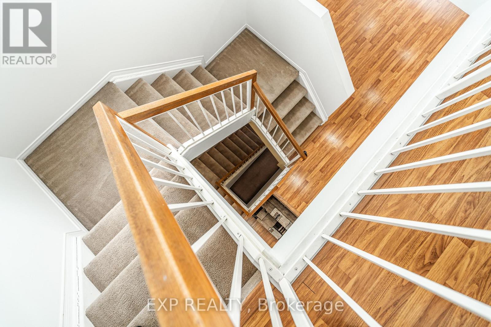 












120 LANDOVER CRESCENT

,
Ottawa,




Ontario
K2M2W4

