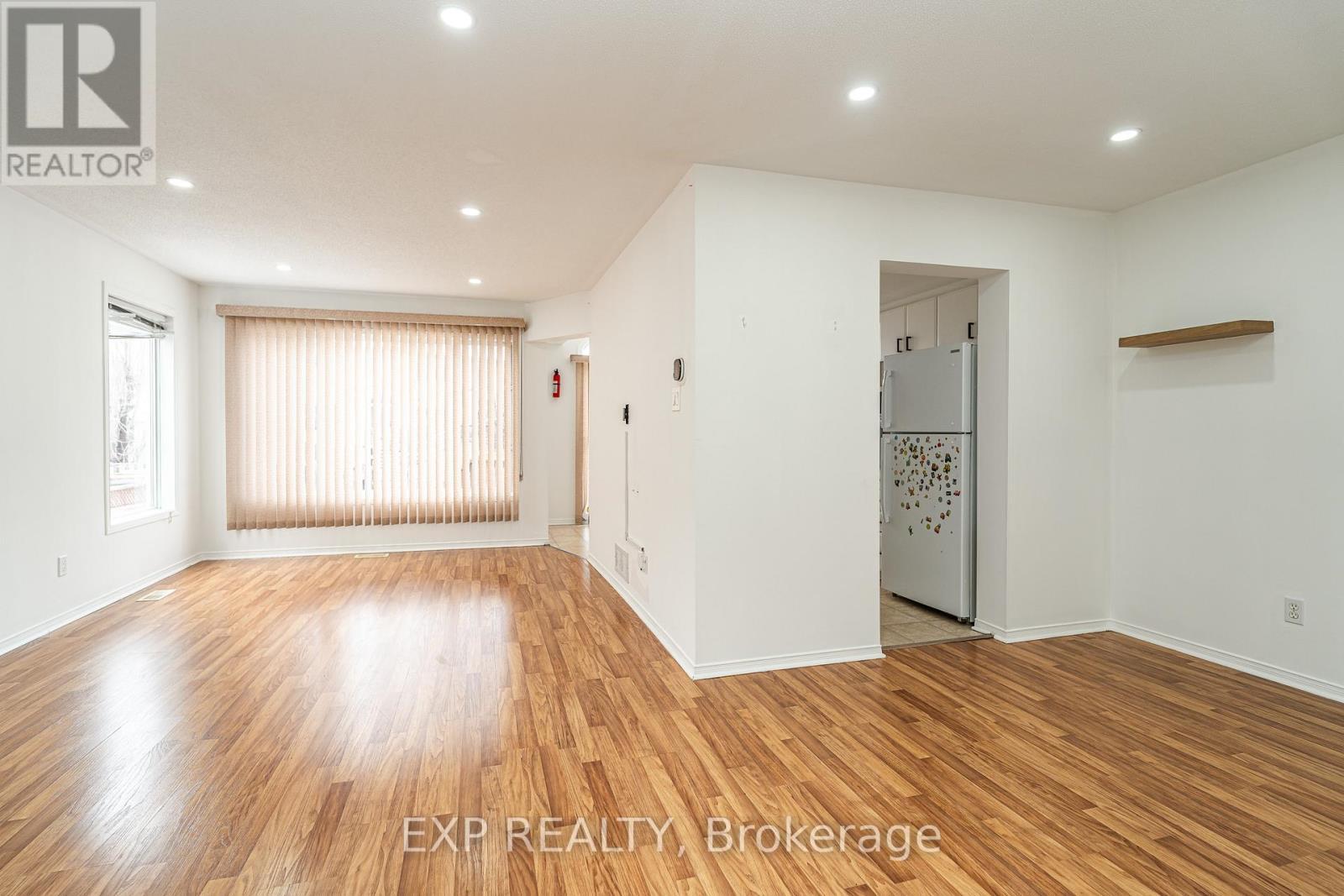 












120 LANDOVER CRESCENT

,
Ottawa,




Ontario
K2M2W4

