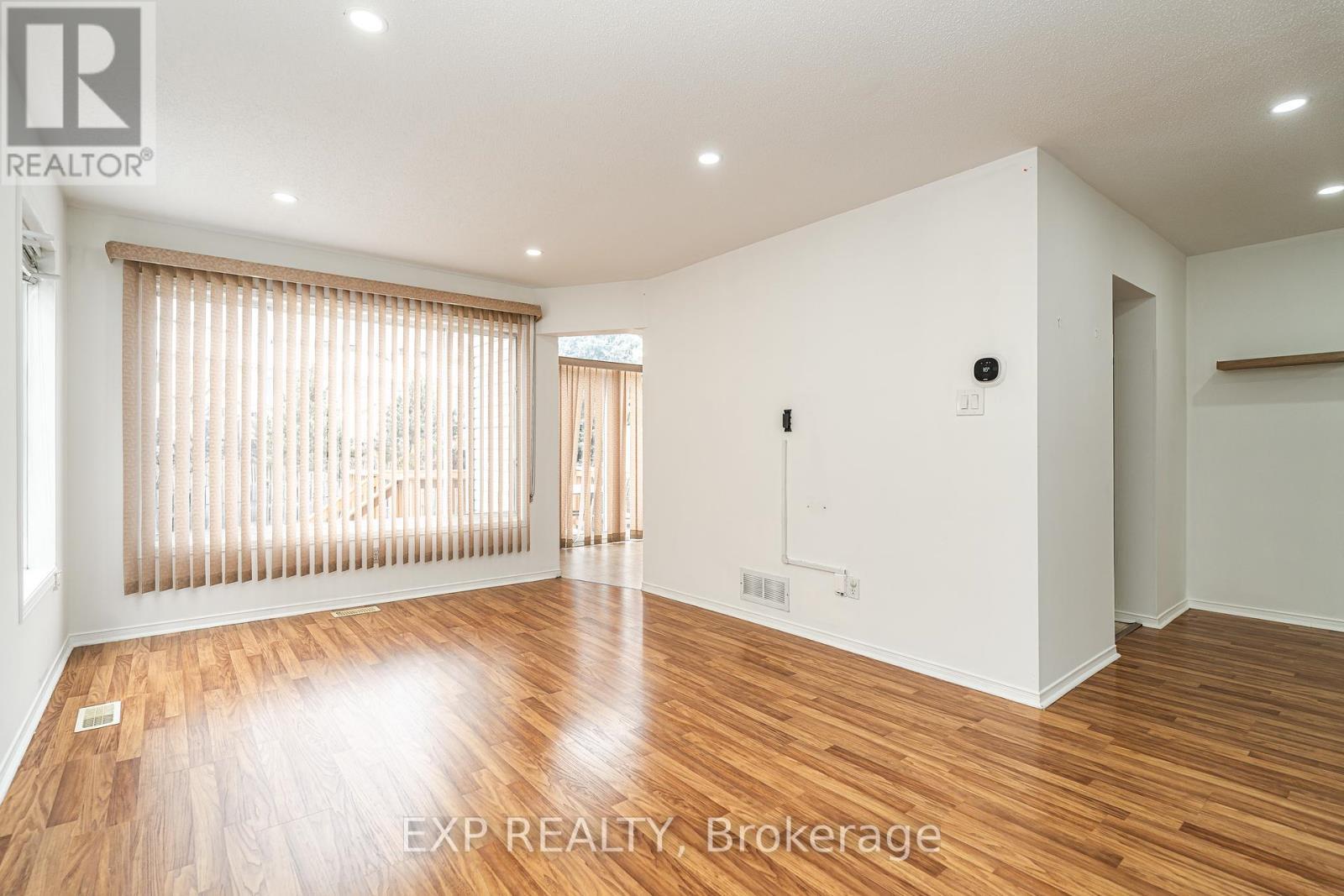 












120 LANDOVER CRESCENT

,
Ottawa,




Ontario
K2M2W4

