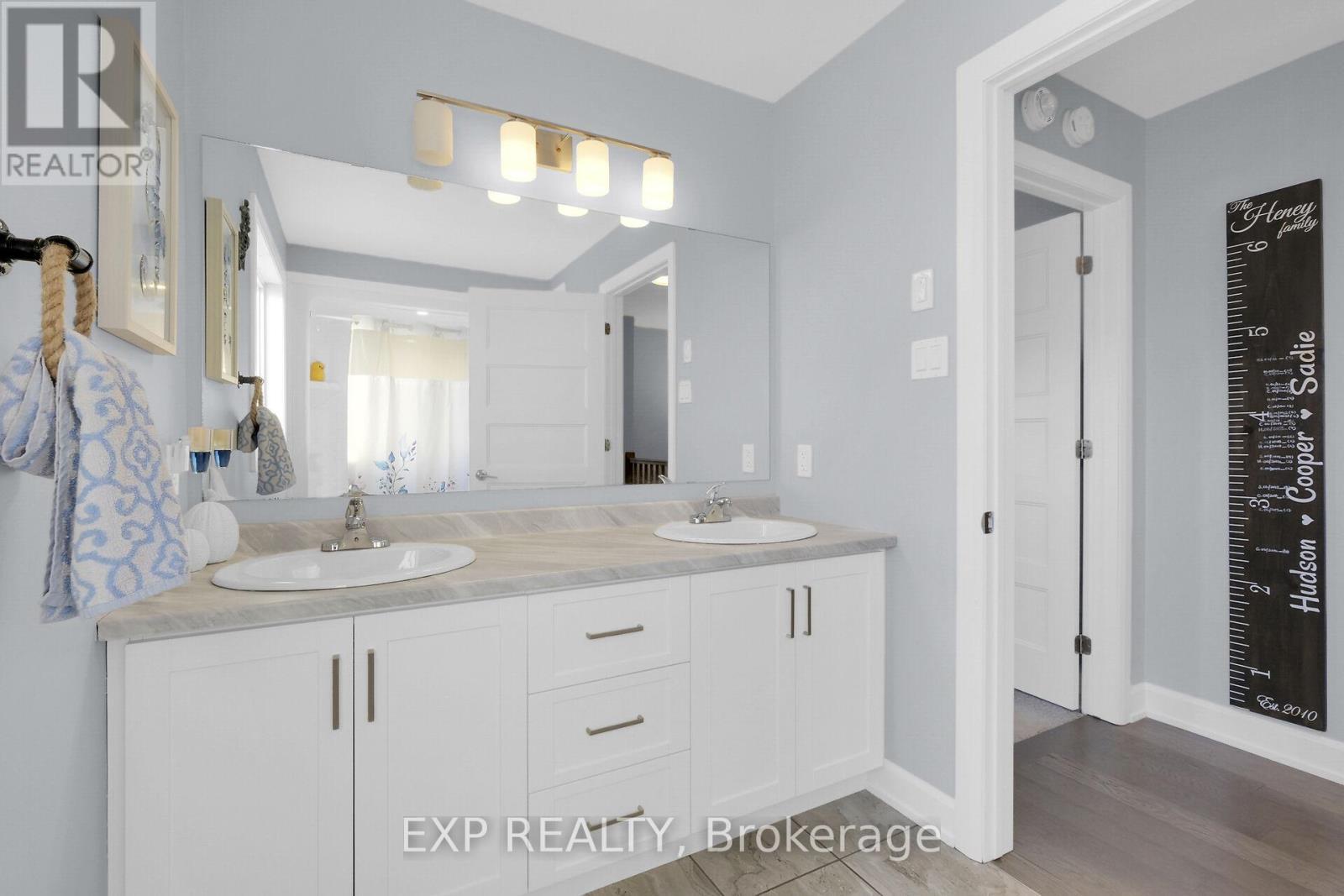 












223 STATION TRAIL

,
Russell,




Ontario
K4R0C9

