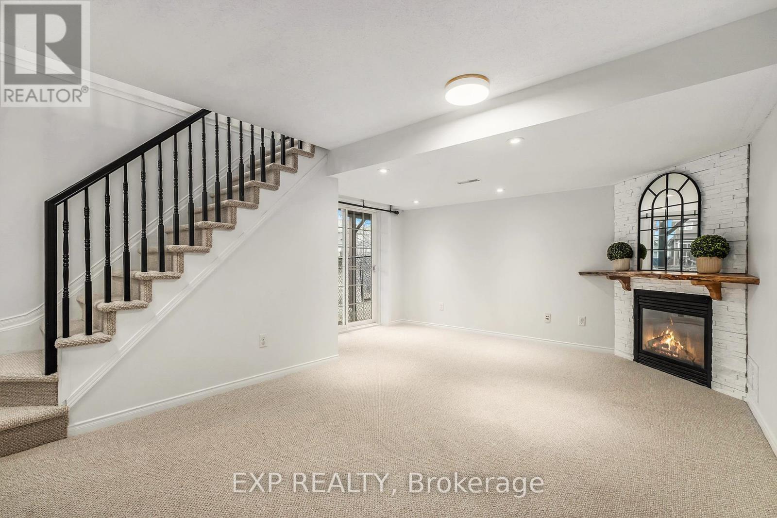 












600 PEPPERVILLE CRESCENT N

,
Ottawa,




Ontario
K2M0E7

