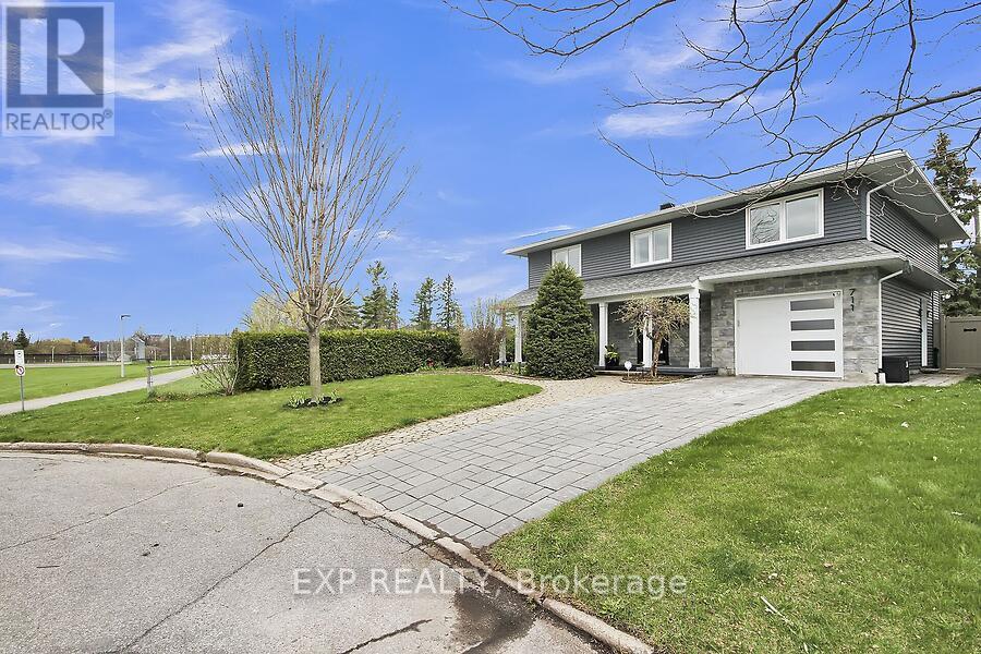 












711 HARTMAN CRESCENT

,
Ottawa,




Ontario
K1V7E8

