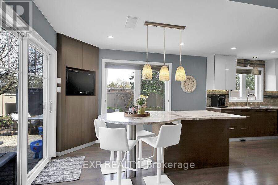 












711 HARTMAN CRESCENT

,
Ottawa,




Ontario
K1V7E8

