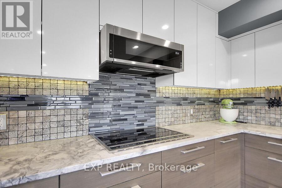 












711 HARTMAN CRESCENT

,
Ottawa,




Ontario
K1V7E8

