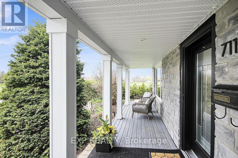 












711 HARTMAN CRESCENT

,
Ottawa,




Ontario
K1V7E8

