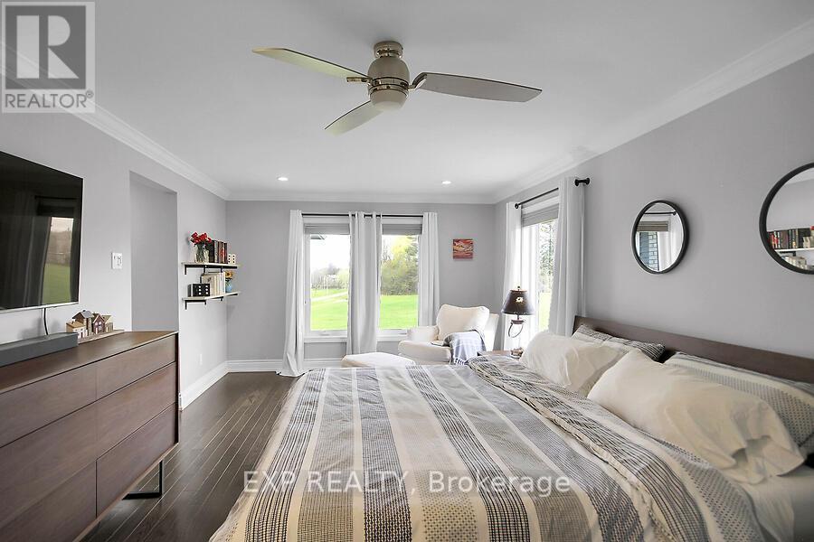 












711 HARTMAN CRESCENT

,
Ottawa,




Ontario
K1V7E8

