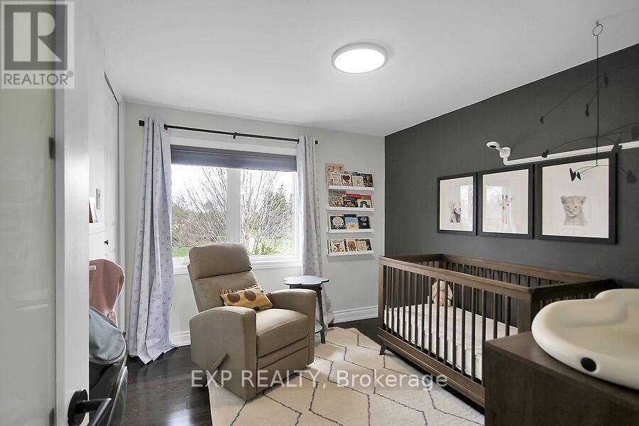 












711 HARTMAN CRESCENT

,
Ottawa,




Ontario
K1V7E8

