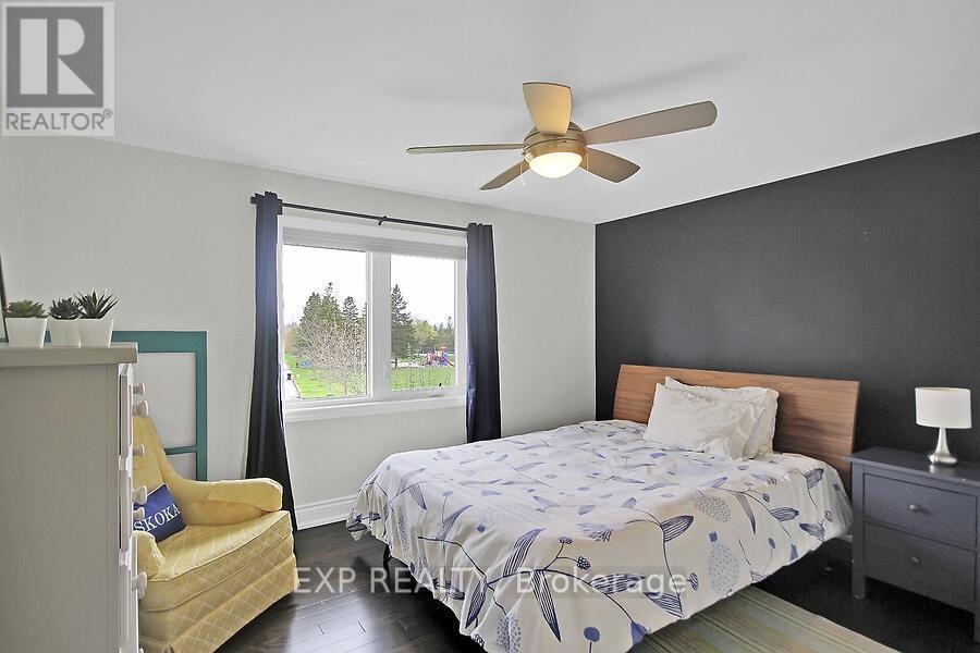 












711 HARTMAN CRESCENT

,
Ottawa,




Ontario
K1V7E8

