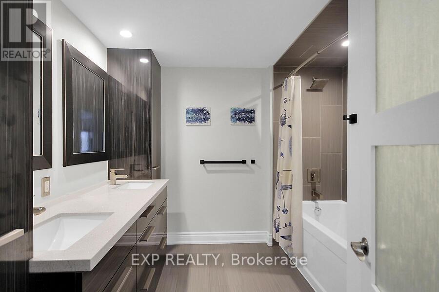 












711 HARTMAN CRESCENT

,
Ottawa,




Ontario
K1V7E8

