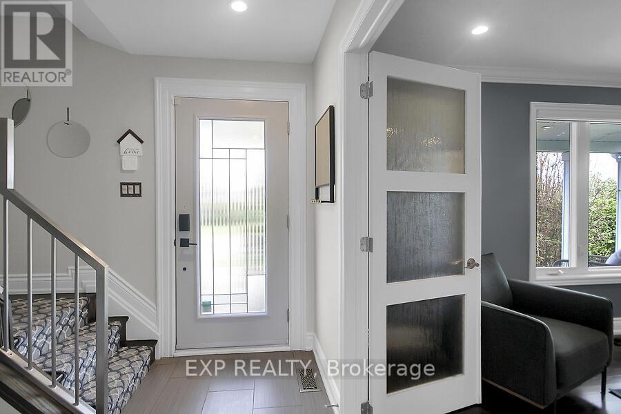 












711 HARTMAN CRESCENT

,
Ottawa,




Ontario
K1V7E8

