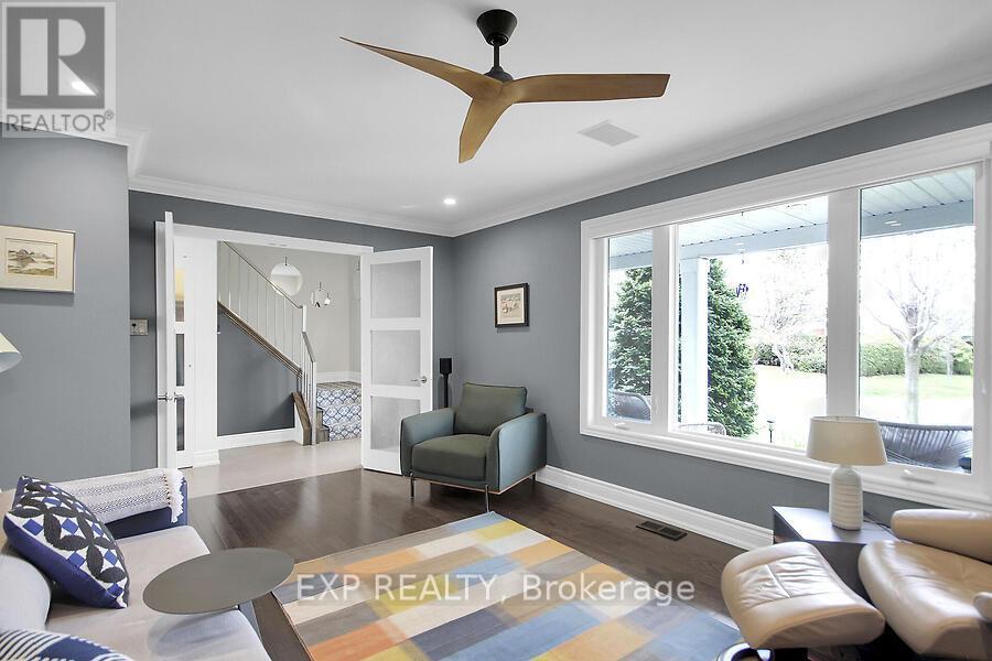 












711 HARTMAN CRESCENT

,
Ottawa,




Ontario
K1V7E8

