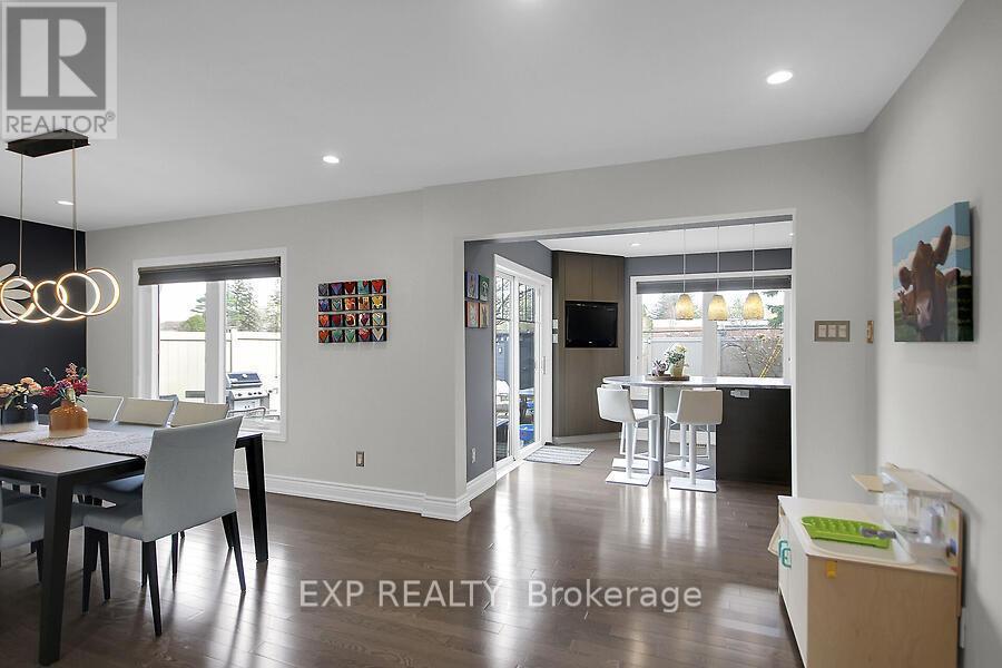 












711 HARTMAN CRESCENT

,
Ottawa,




Ontario
K1V7E8

