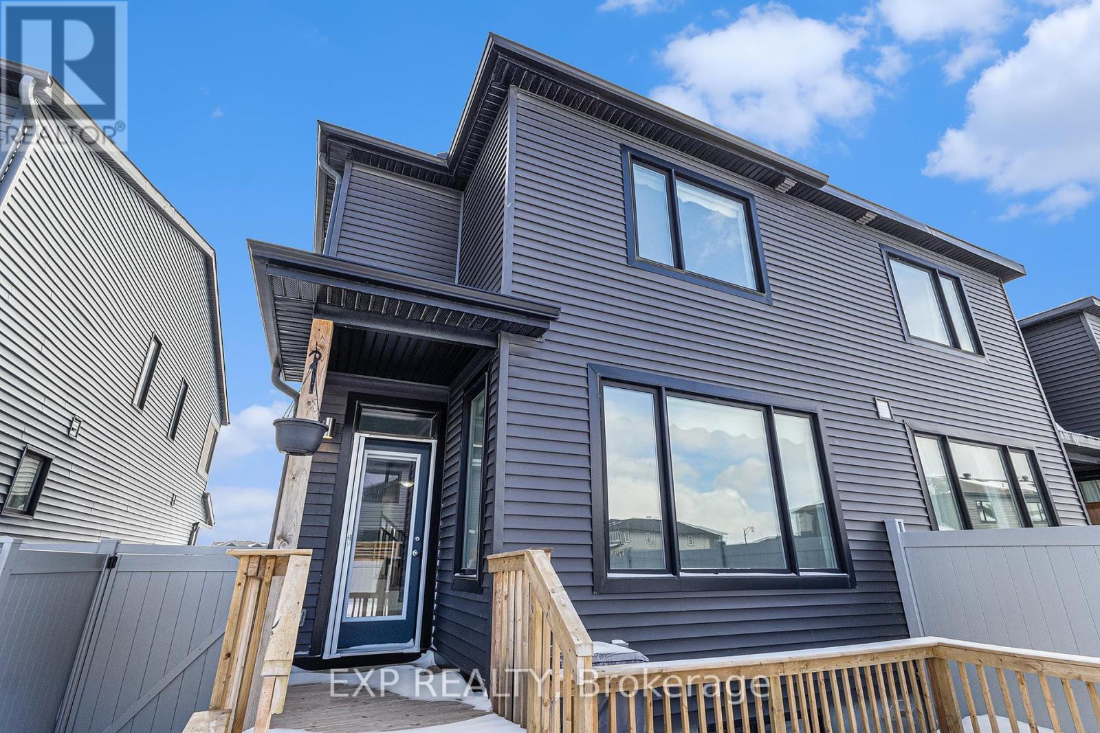 












379 COPE DRIVE

,
Ottawa,




Ontario
K2V0P7

