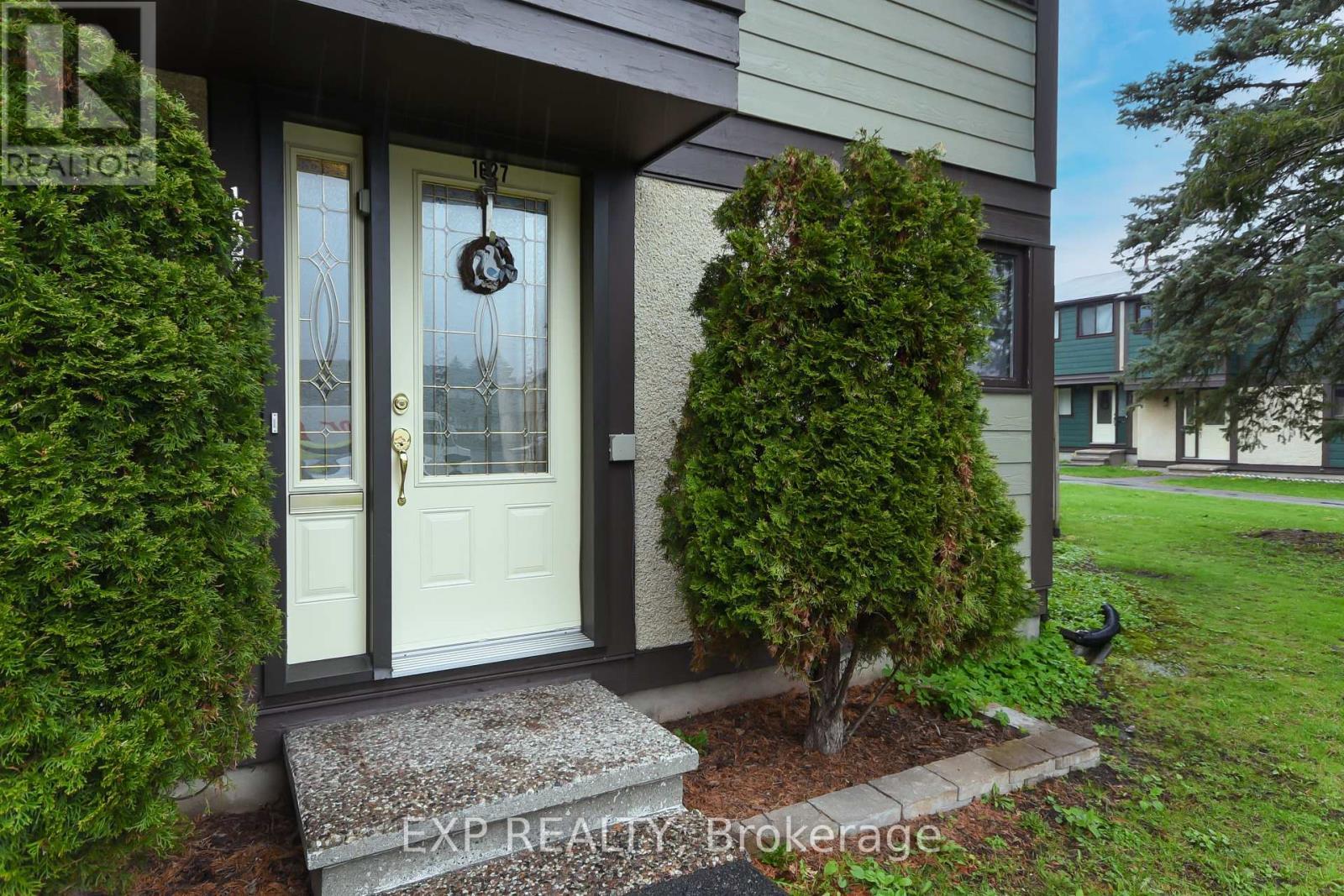 












1627 MEADOWBROOK ROAD

,
Ottawa,




Ontario
K1B4W6

