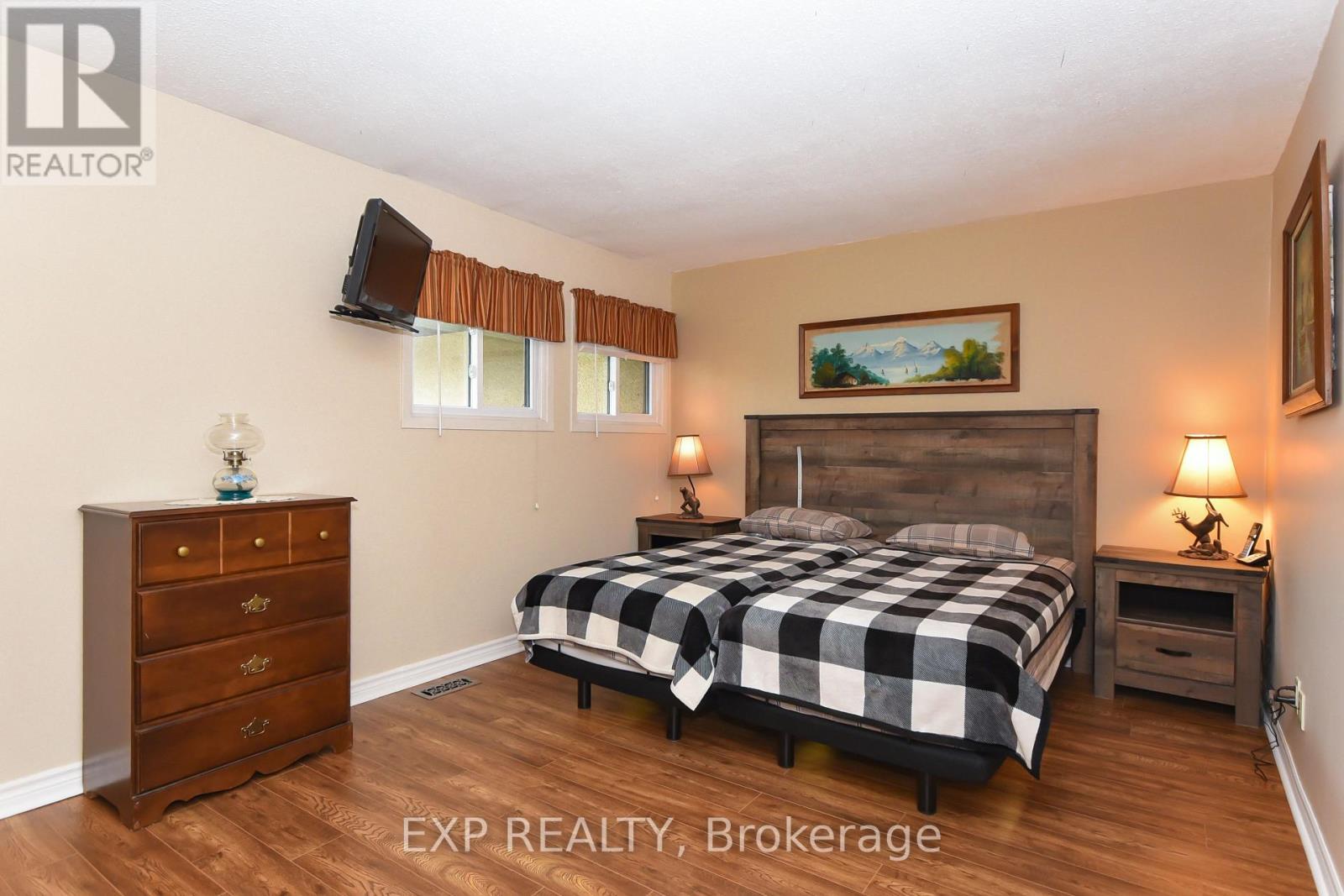 












1627 MEADOWBROOK ROAD

,
Ottawa,




Ontario
K1B4W6

