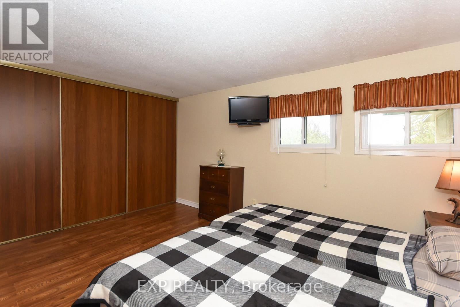 












1627 MEADOWBROOK ROAD

,
Ottawa,




Ontario
K1B4W6

