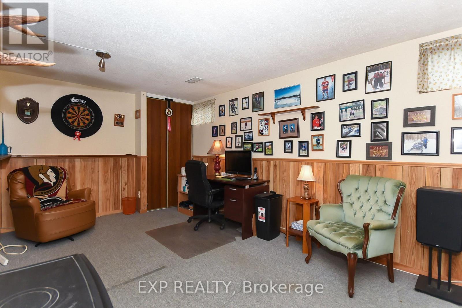 












1627 MEADOWBROOK ROAD

,
Ottawa,




Ontario
K1B4W6

