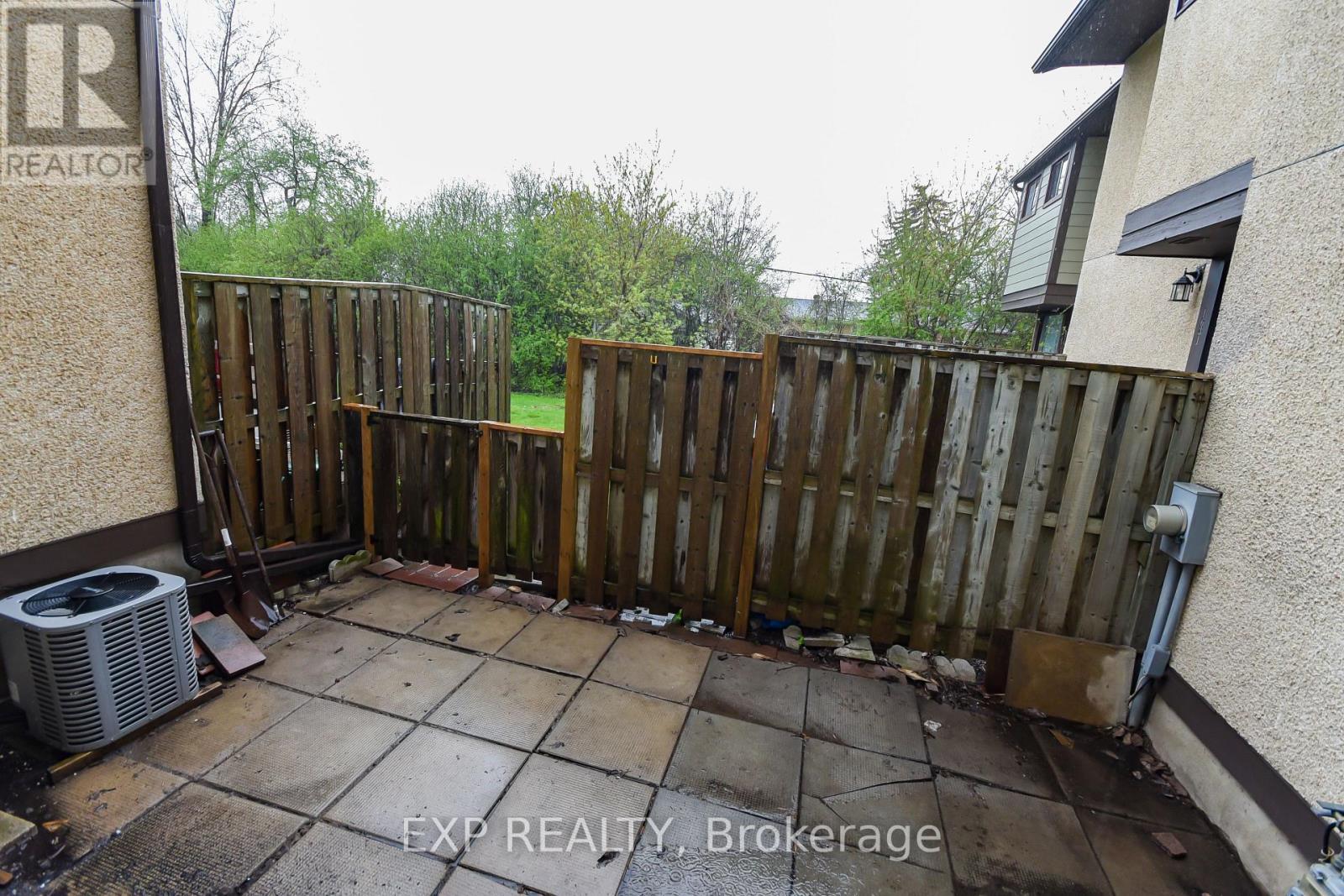 












1627 MEADOWBROOK ROAD

,
Ottawa,




Ontario
K1B4W6

