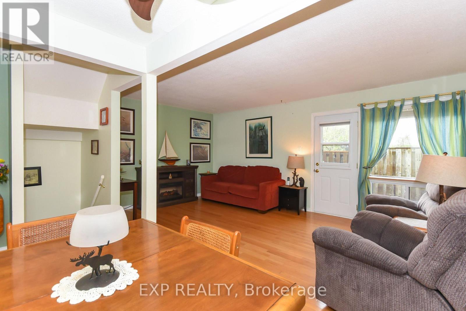 












1627 MEADOWBROOK ROAD

,
Ottawa,




Ontario
K1B4W6


