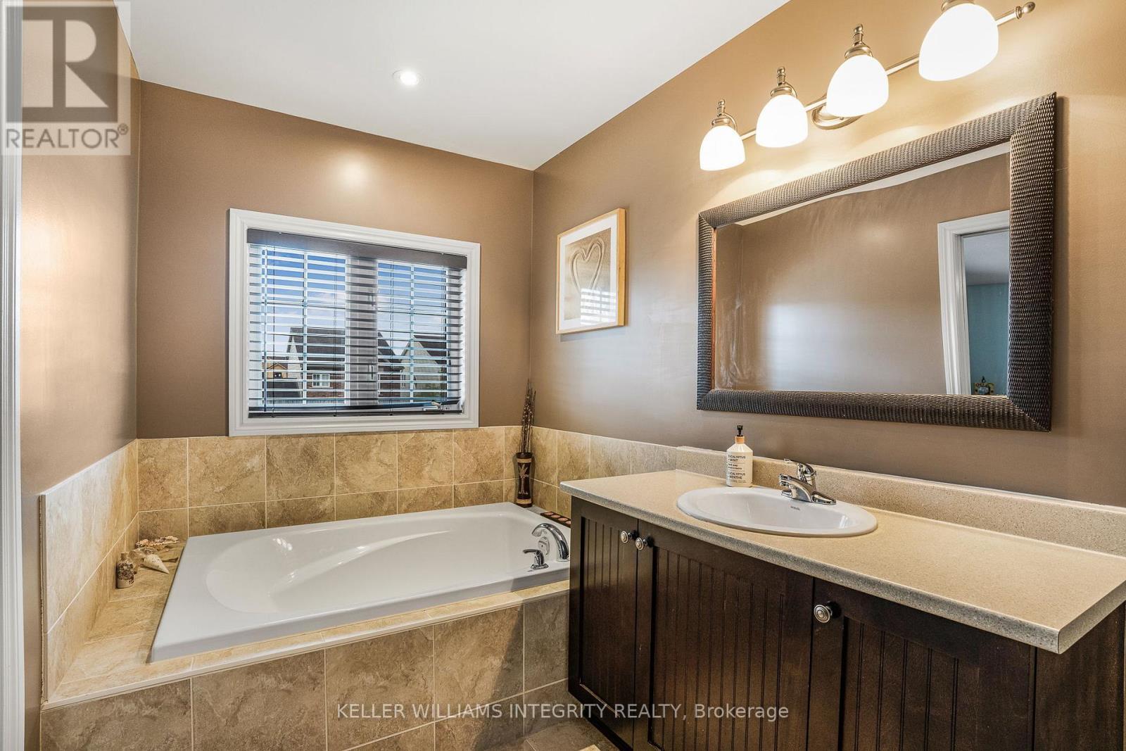 












527 SALZBURG DRIVE

,
Ottawa,




Ontario
K4A0C6

