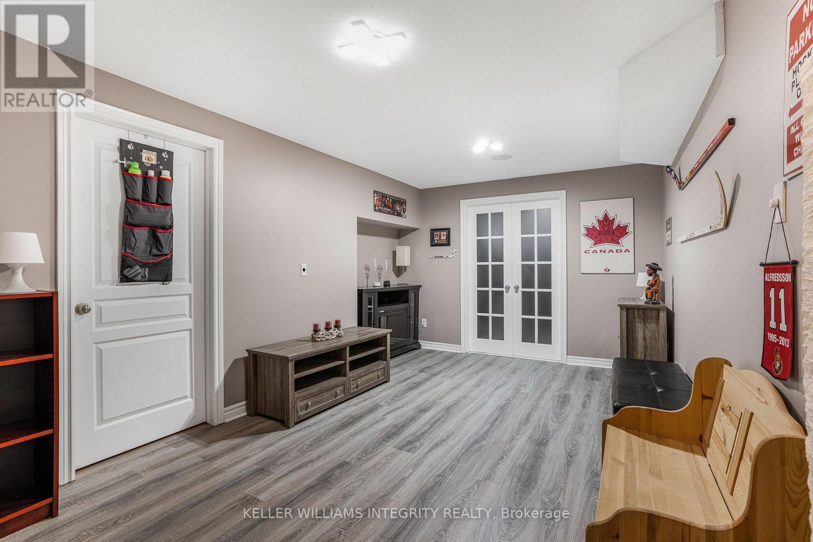 












527 SALZBURG DRIVE

,
Ottawa,




Ontario
K4A0C6

