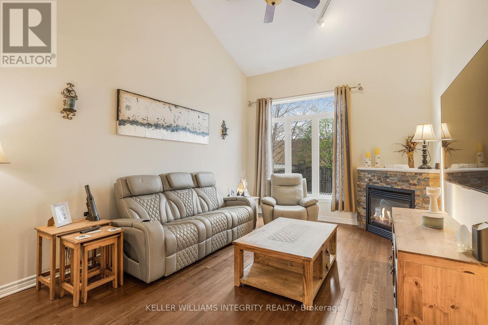 












527 SALZBURG DRIVE

,
Ottawa,




Ontario
K4A0C6

