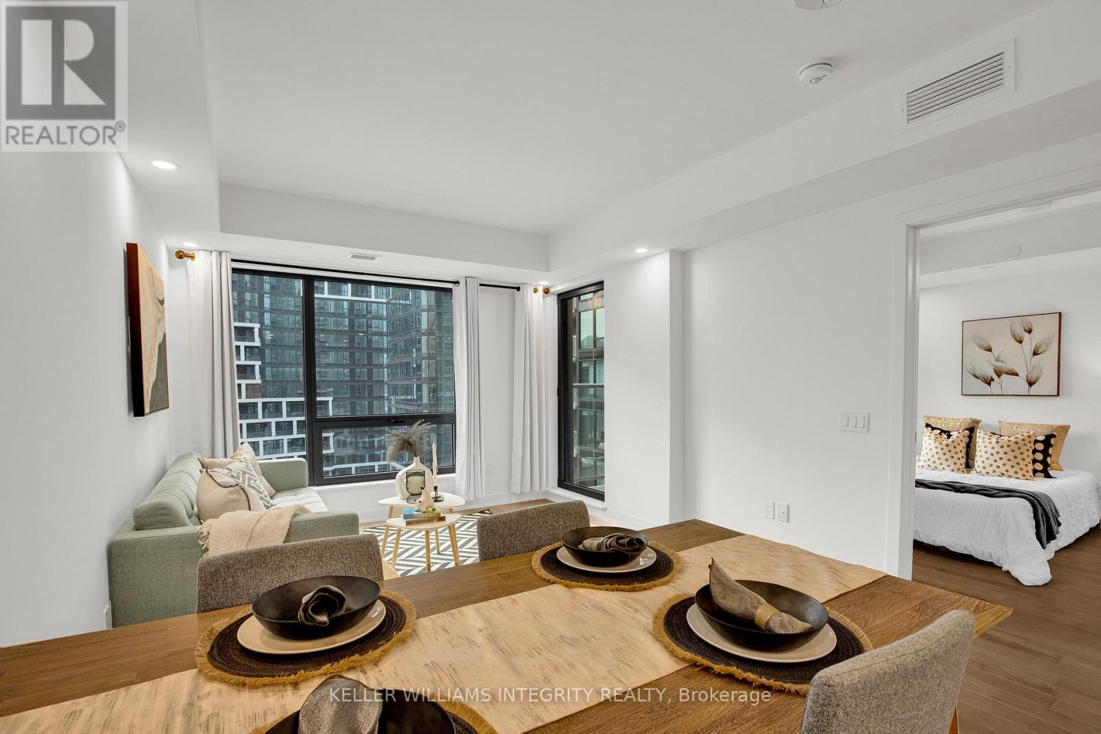 












1409 - 340 QUEEN STREET

,
Ottawa,




Ontario
K1R0G1

