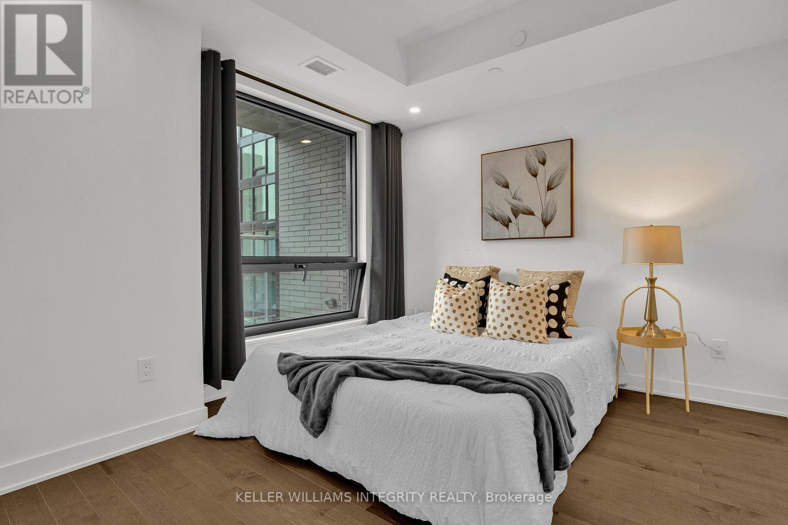 












1409 - 340 QUEEN STREET

,
Ottawa,




Ontario
K1R0G1

