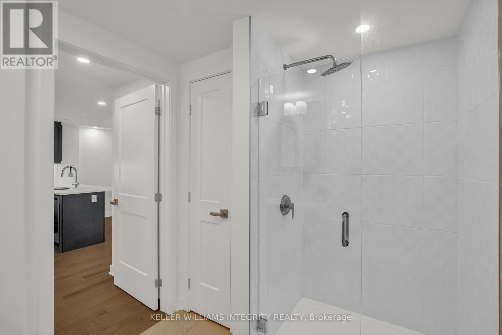 












1409 - 340 QUEEN STREET

,
Ottawa,




Ontario
K1R0G1

